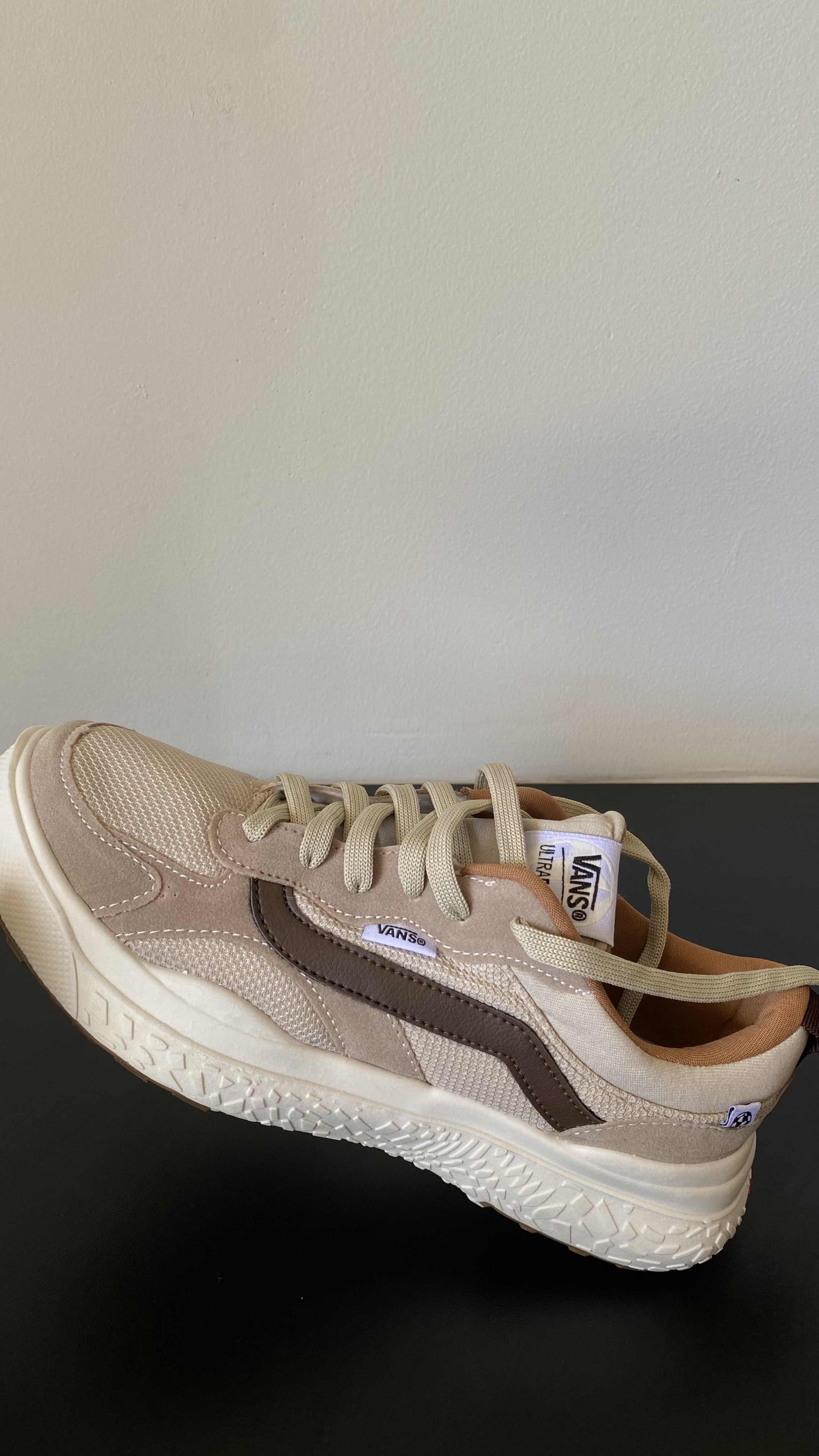 Tênis VANS ULTRARANGE NEO