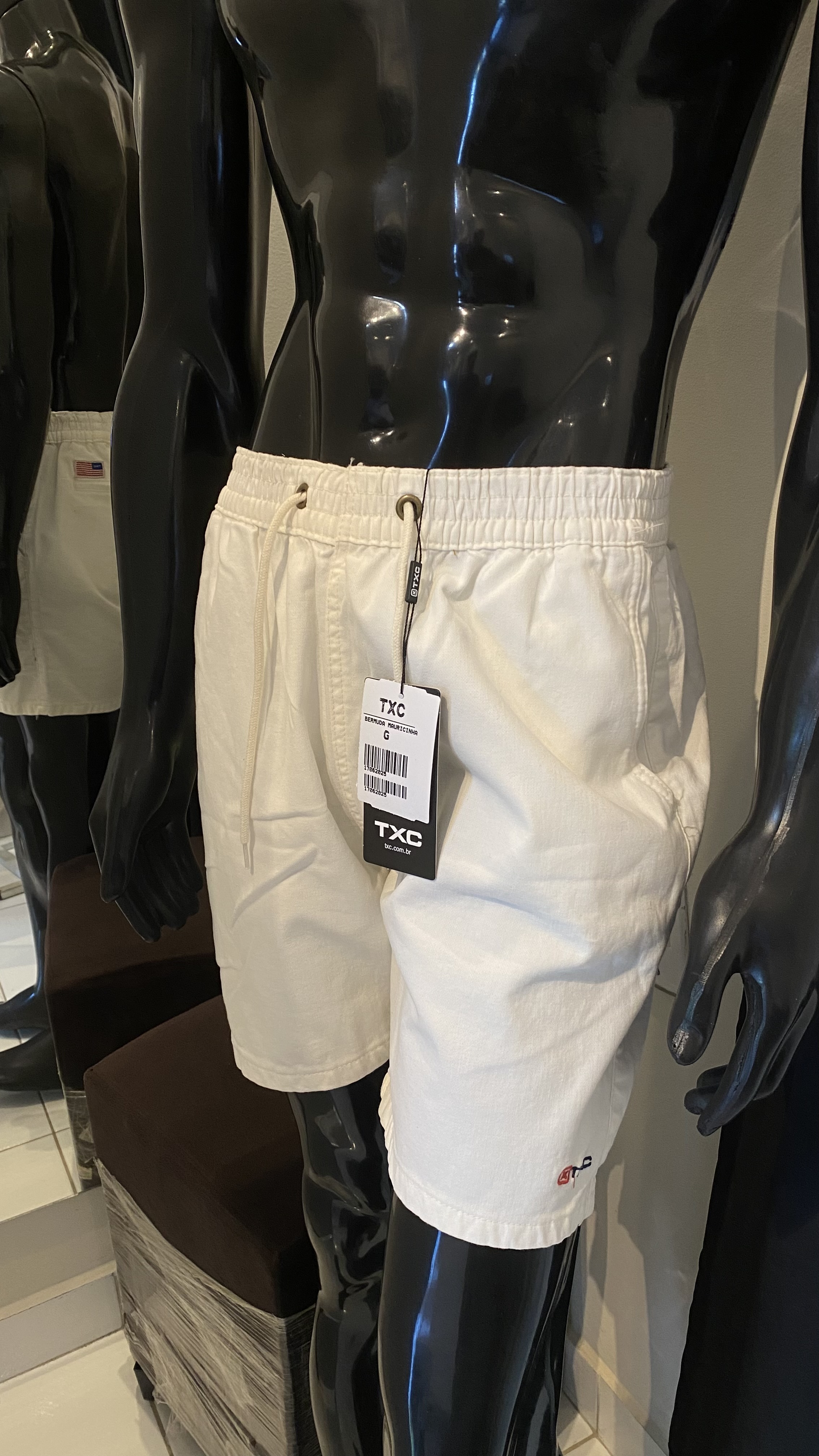 Short Sarja Com Elastano 